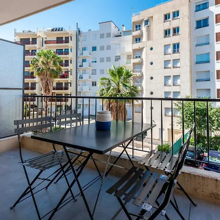 Apartment Beautiful Flat With Balcony - 200m From The *
