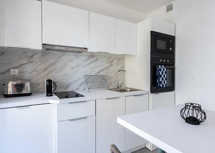 Apartmán Beautiful Flat With Balcony - 200m From The Antibes